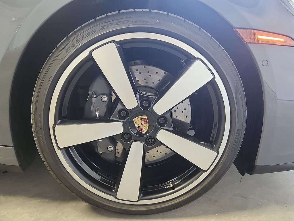 Certified 2025 Porsche 911 Carrera RWD image 10