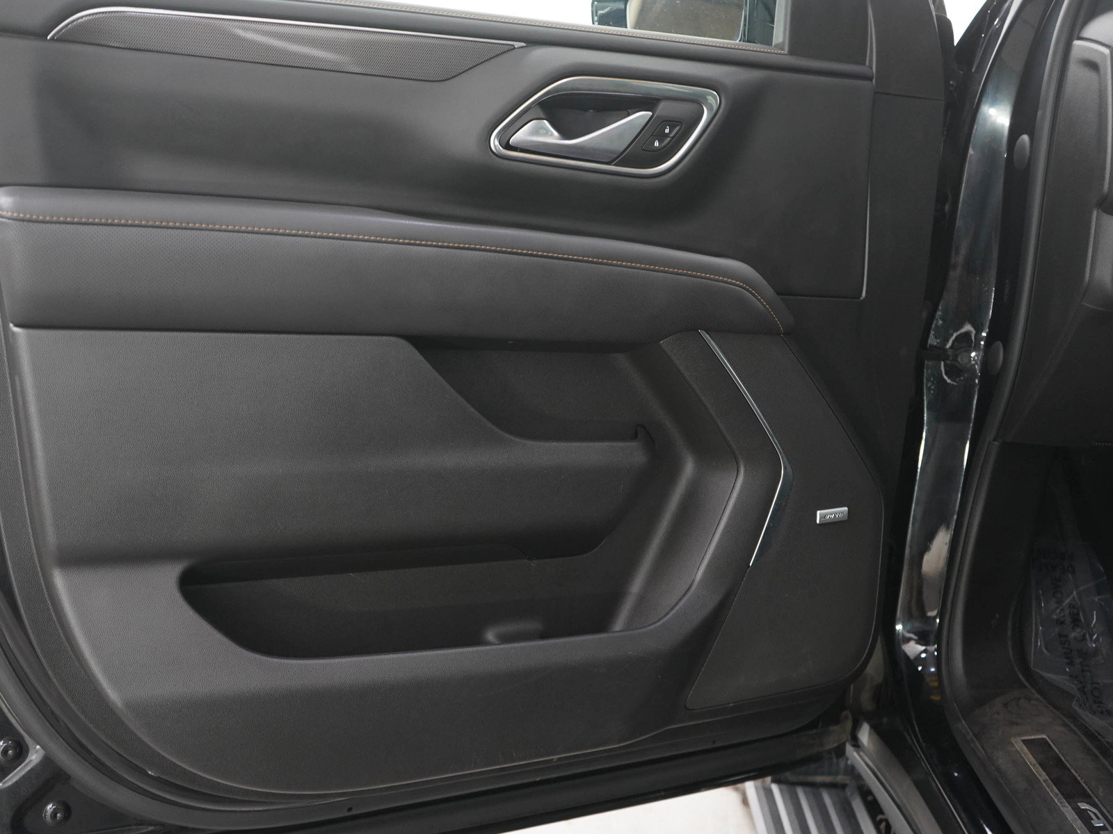 Used 2022 GMC Yukon AT4 w/ AT4 Premium Package AWD/4WD image 23