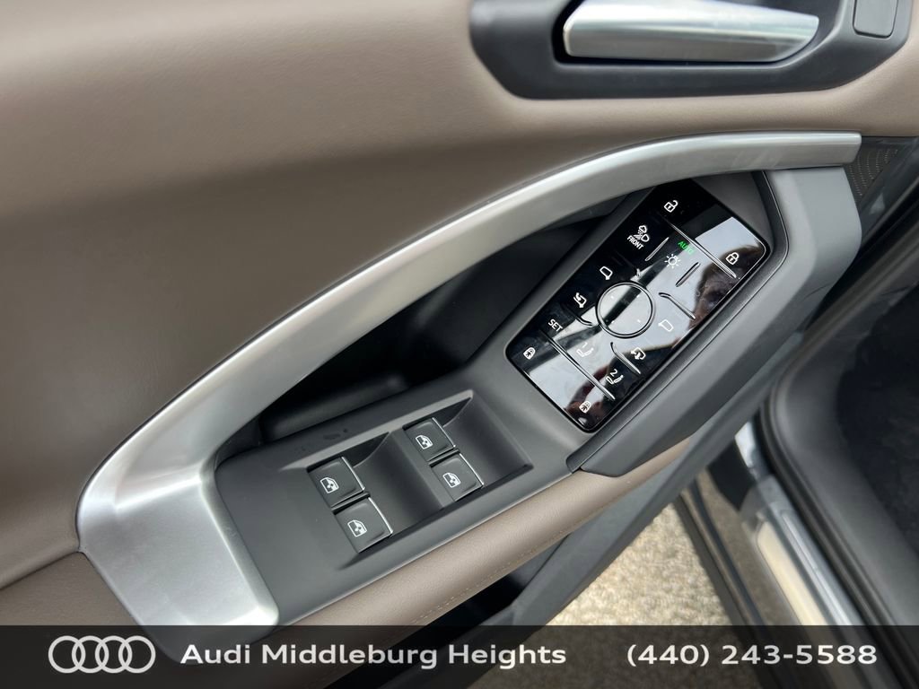 Used 2025 Audi Q5 Premium Plus w/ Premium Plus image 16