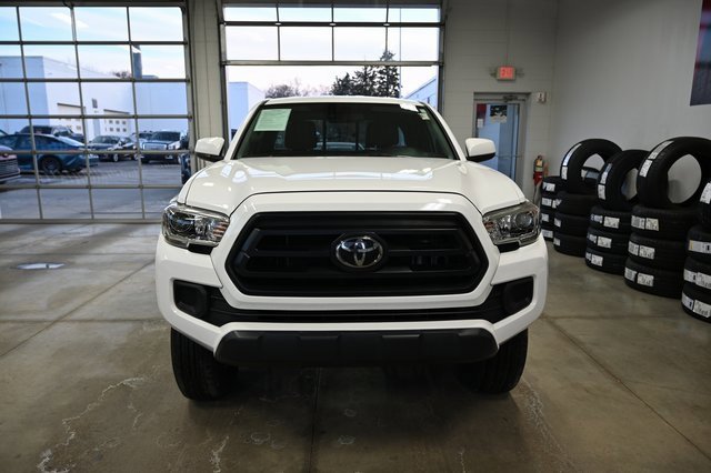 Used 2022 Toyota Tacoma SR image 2