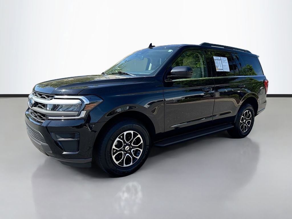 Used 2024 Ford Expedition XLT image 3