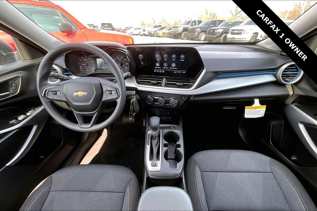 Used 2025 Chevrolet Trax LS image 7