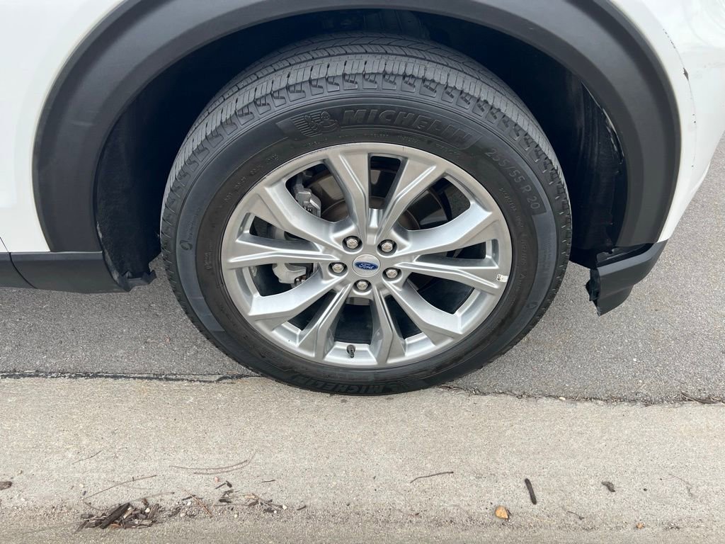 Used 2023 Ford Explorer XLT w/ Equipment Group 202A image 14