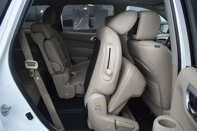 Used 2017 Nissan Pathfinder Platinum w/ Family Entertainment Package image 52