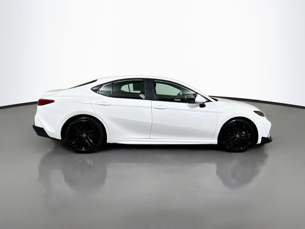 Used 2025 Toyota Camry SE FWD image 2