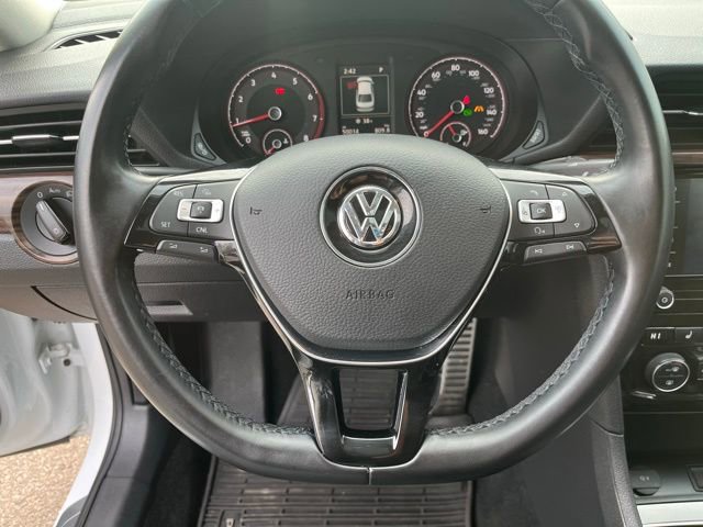 Certified 2020 Volkswagen Passat 2.0T SEL image 41
