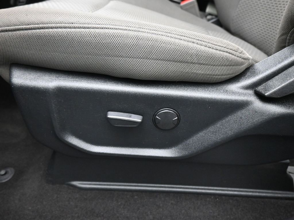 Certified 2019 Ford F150 XLT image 11