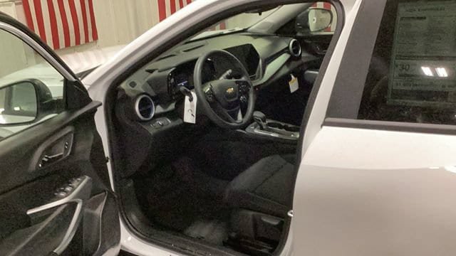 New 2026 Chevrolet Trax LS w/ Driver Confidence Package FWD image 9