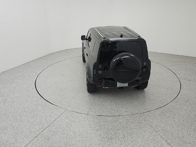 New 2026 Land Rover Defender 110 X-Dynamic SE AWD/4WD image 18