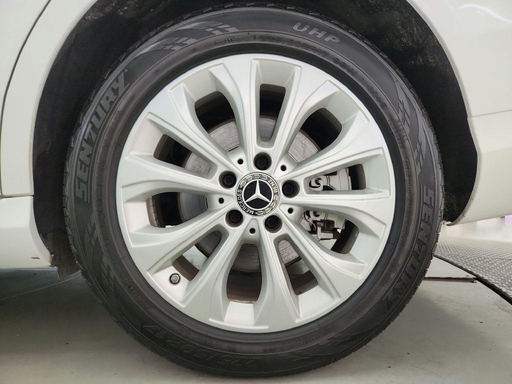 Used 2019 Mercedes-Benz C 300 4MATIC Sedan image 32