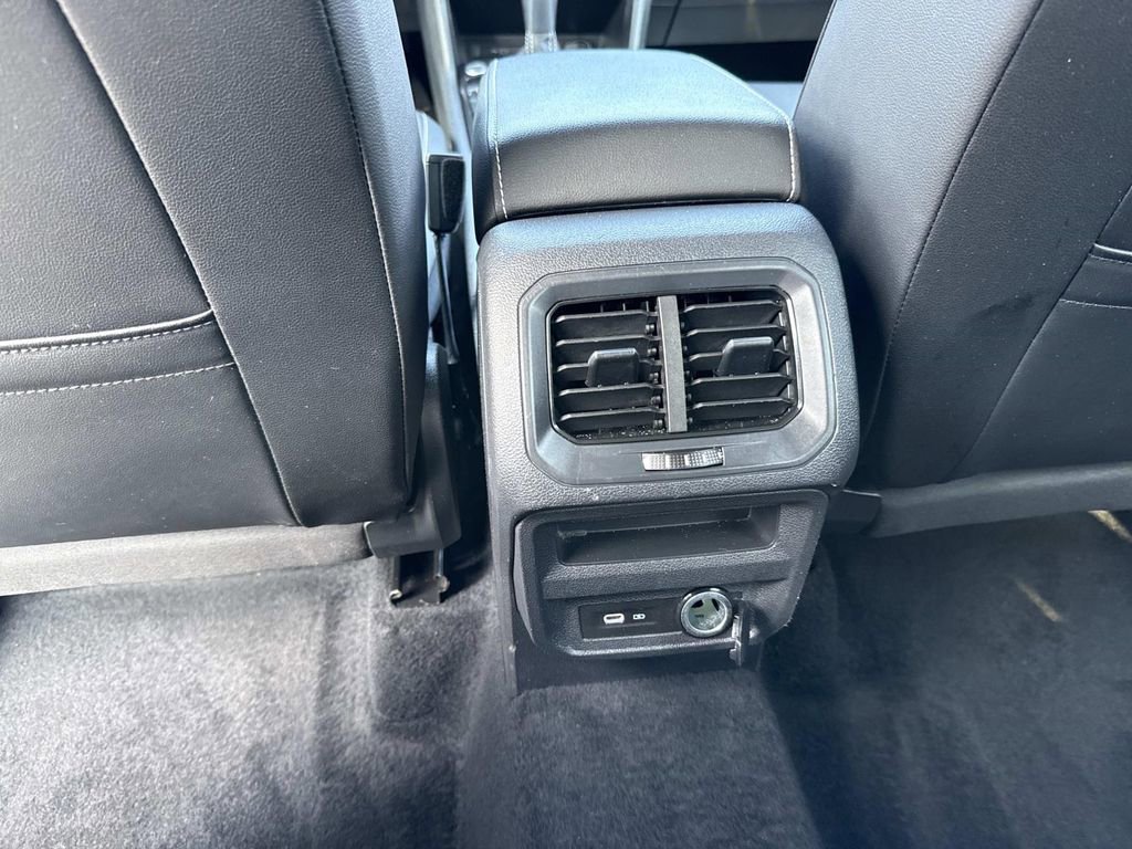 Used 2022 Volkswagen Tiguan SE R-Line image 20