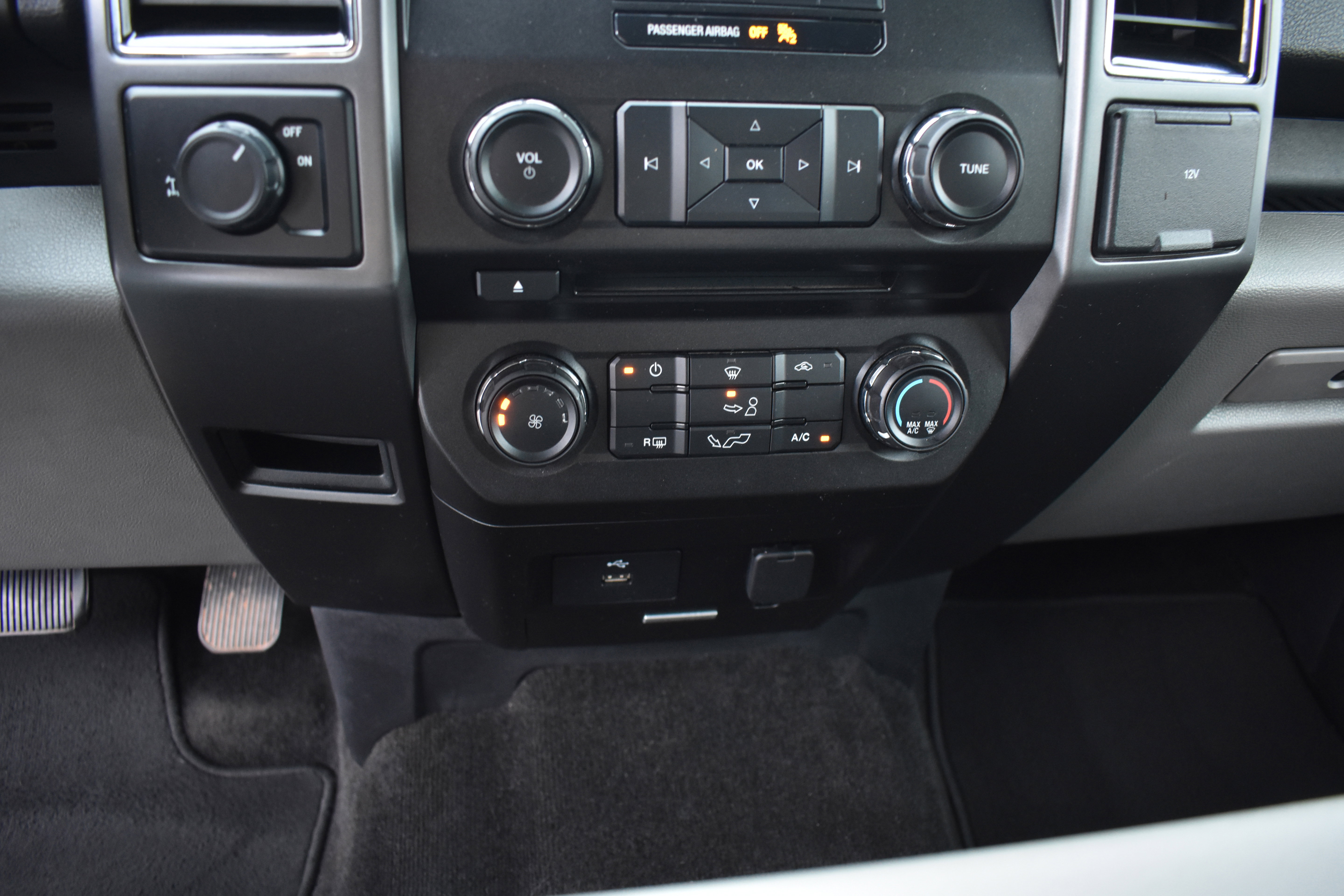 Used 2018 Ford F150 XLT w/ Equipment Group 301A Mid image 19