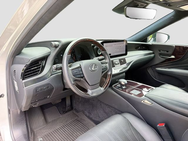 Used 2024 Lexus LS 500 w/ Interior Upgrade Package RWD image 25