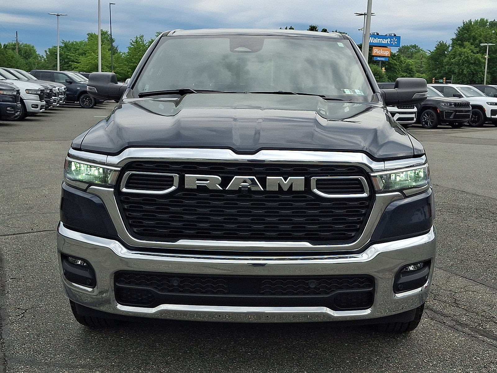 Used 2025 RAM 1500 Big Horn AWD/4WD image 2