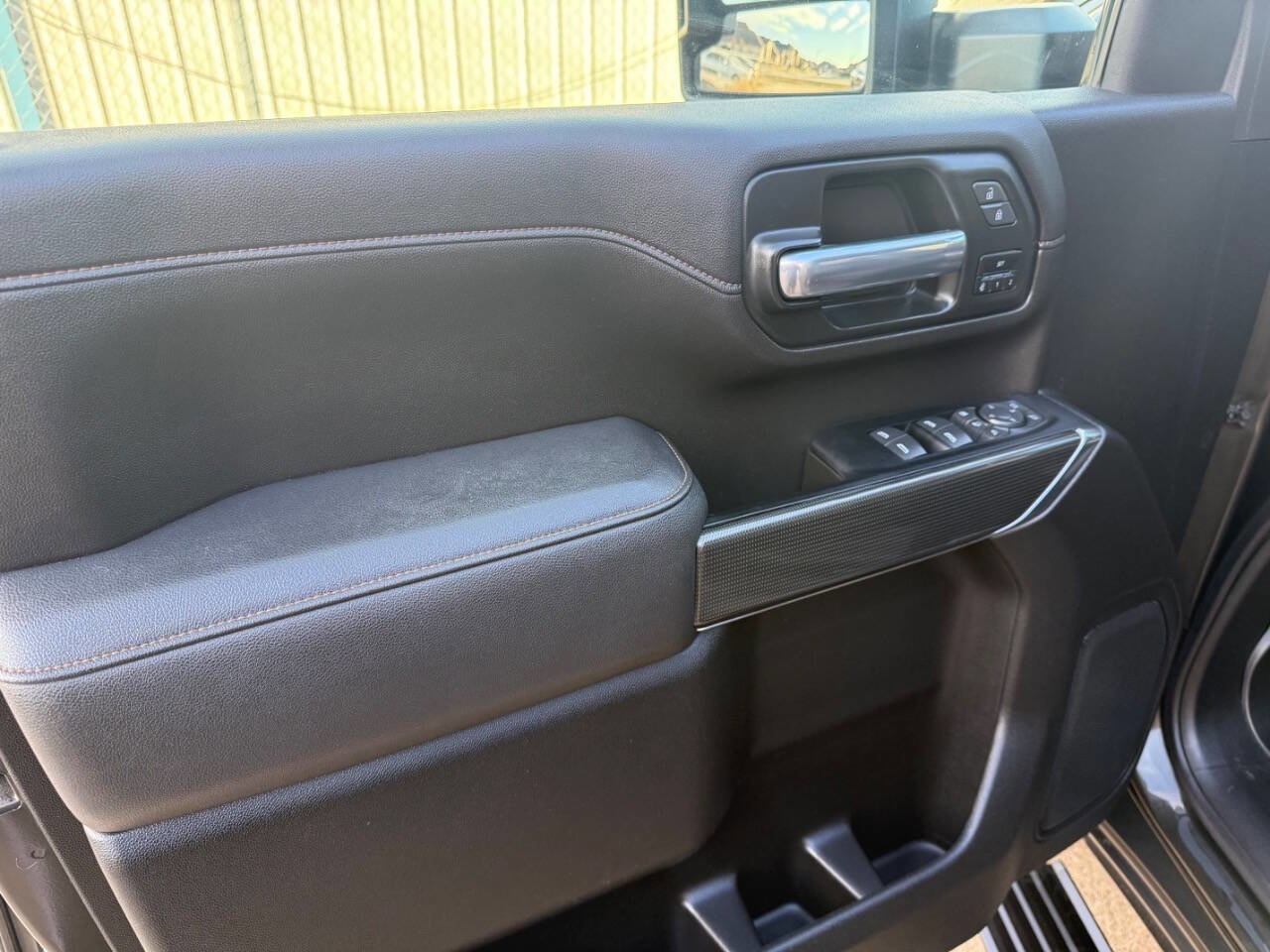 Used 2023 GMC Sierra 2500 AT4 image 18