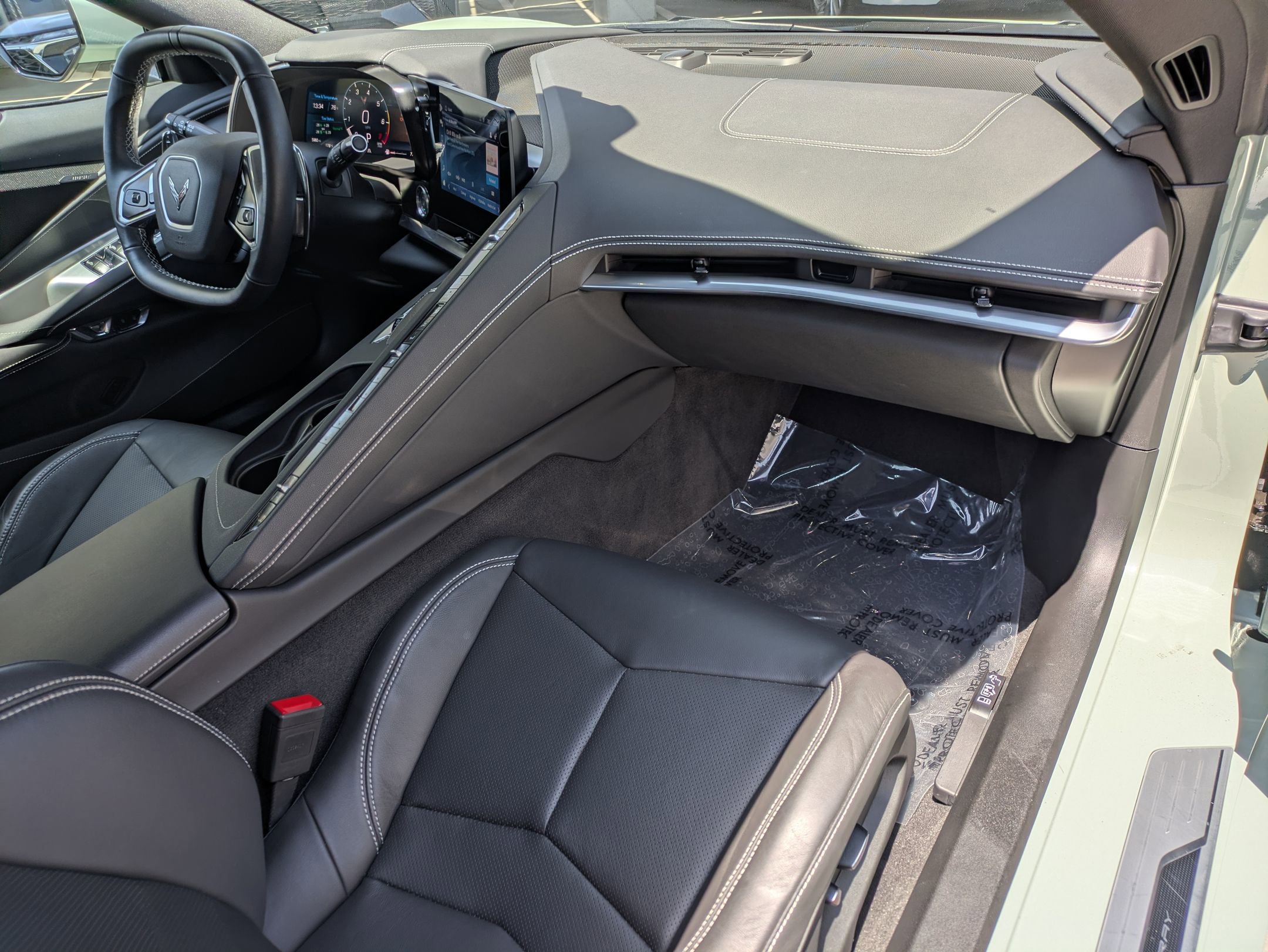 Used 2024 Chevrolet Corvette Stingray Convertible w/ 1LT RWD image 28