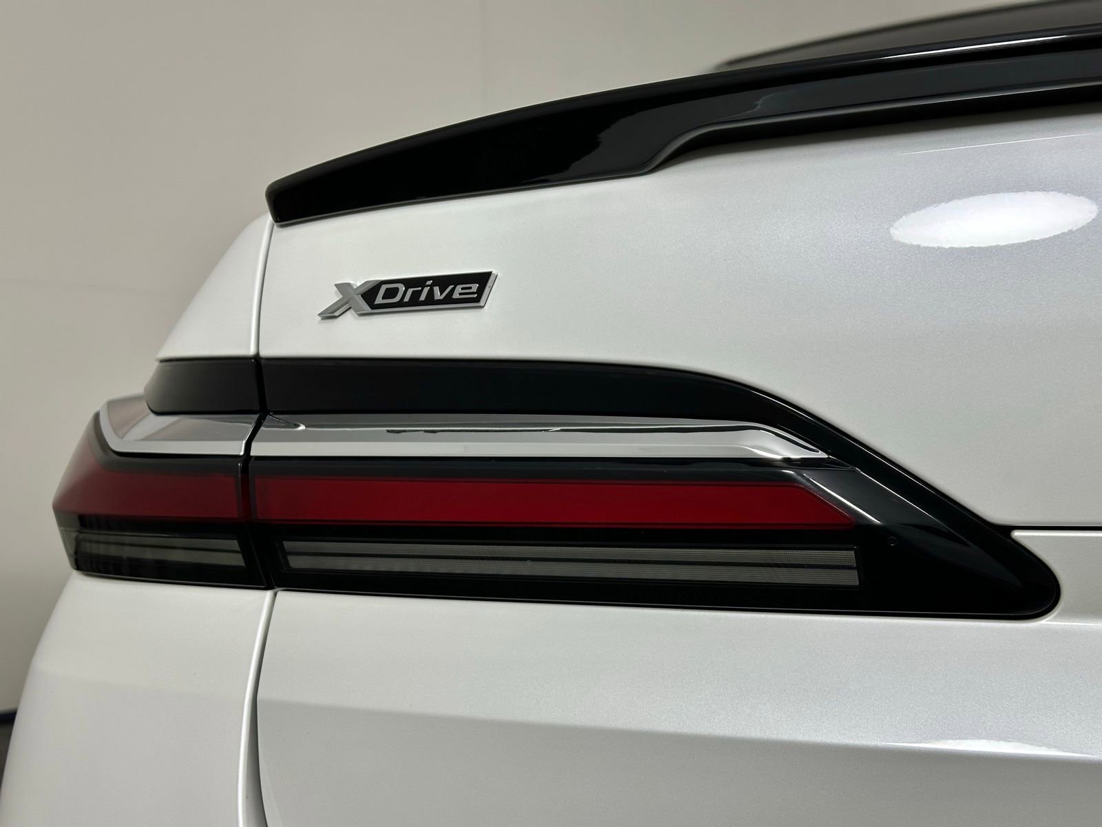 Used 2023 BMW 760i xDrive w/ Parking Assistance Package image 9