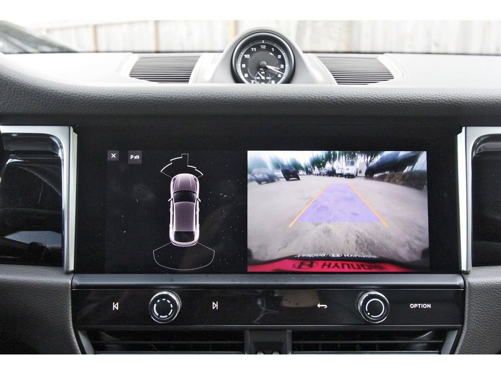 Used 2022 Porsche Macan image 29