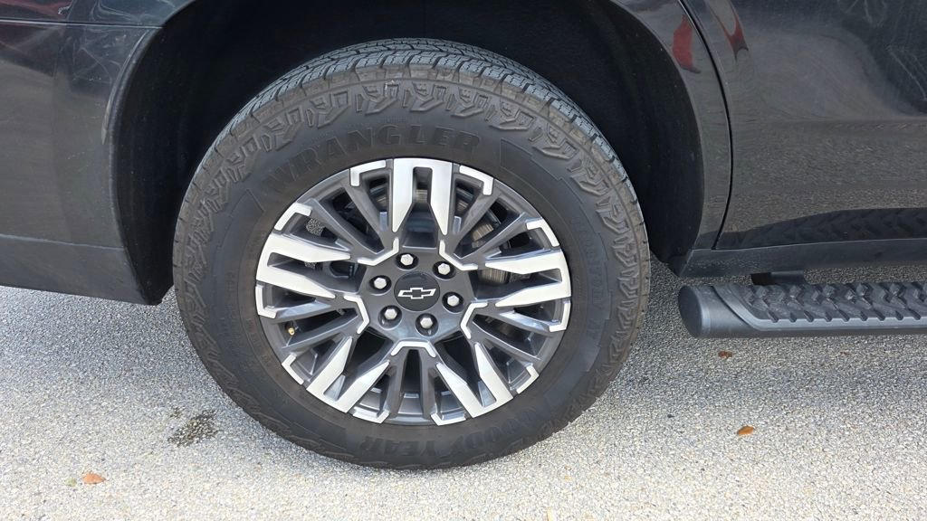 Used 2025 Chevrolet Tahoe Z71 w/ Z71 Off-Road Package image 10