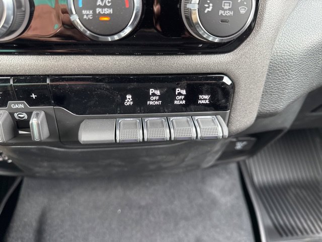 New 2026 RAM 1500 Warlock AWD/4WD image 41