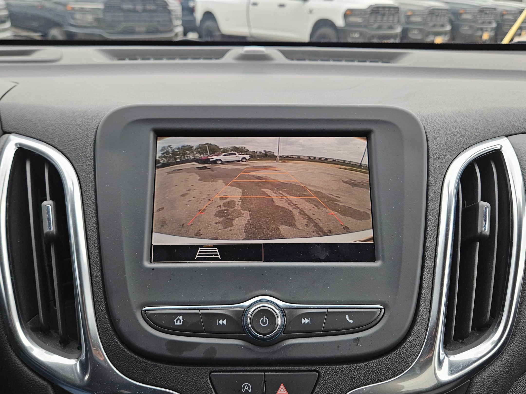 Used 2024 Chevrolet Equinox LT image 18