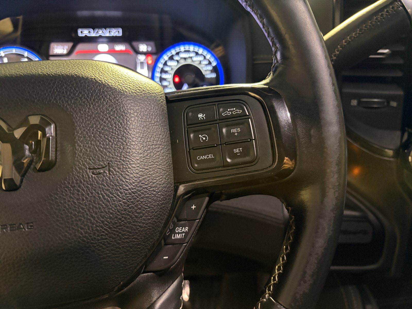 Used 2022 RAM 3500 Limited w/ Safety Group AWD/4WD image 38