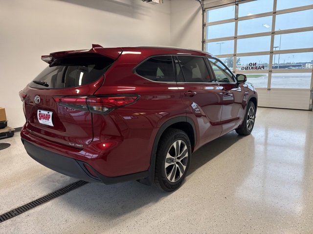 Used 2022 Toyota Highlander XLE image 8