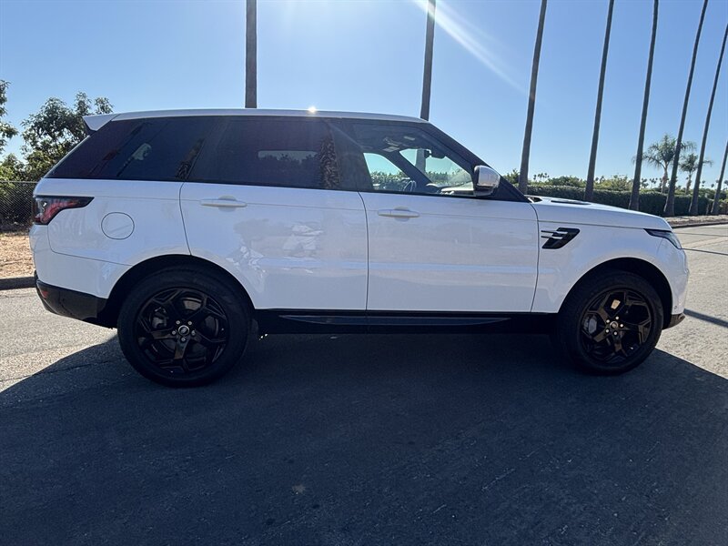 Used 2018 Land Rover Range Rover Sport HSE AWD/4WD image 8