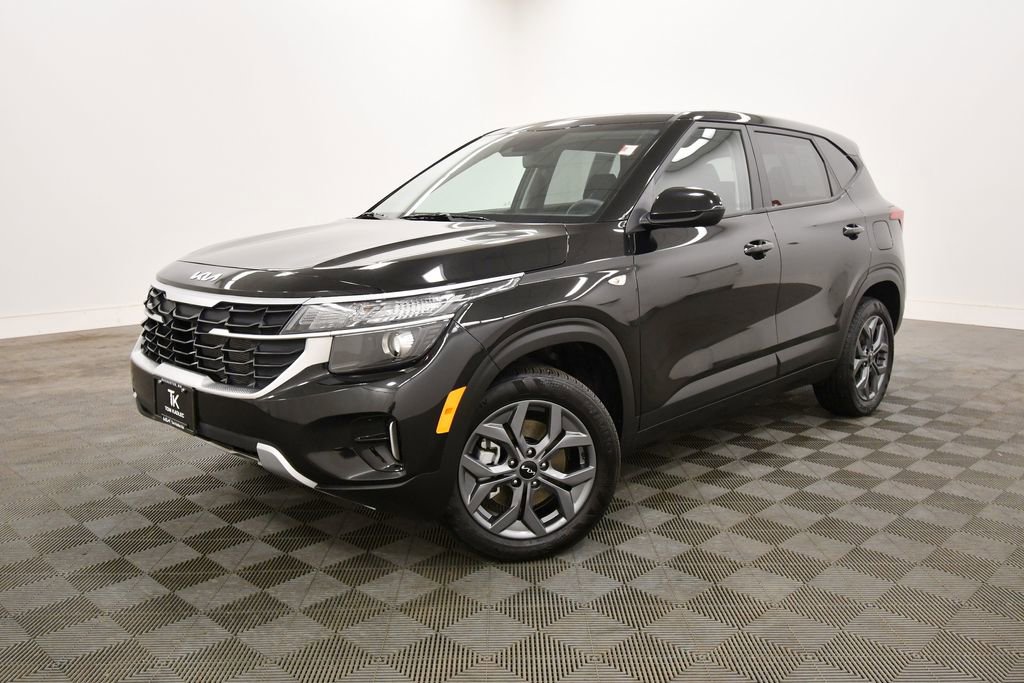 Certified 2026 Kia Seltos LX AWD/4WD image 2