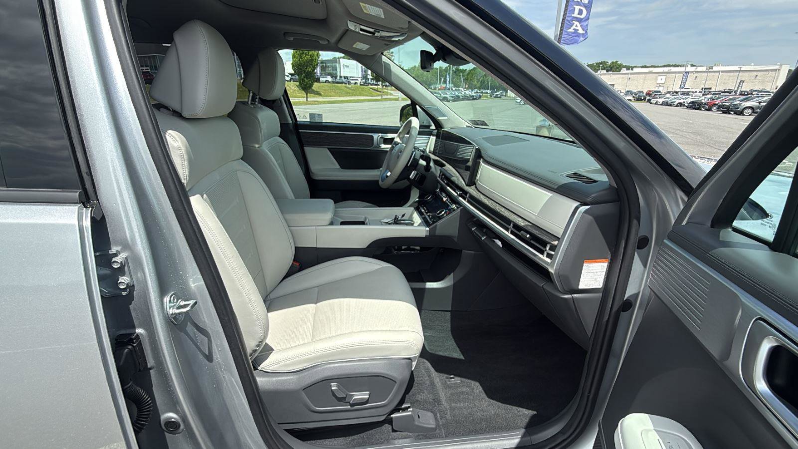 Certified 2024 Hyundai Santa Fe Limited AWD/4WD image 18