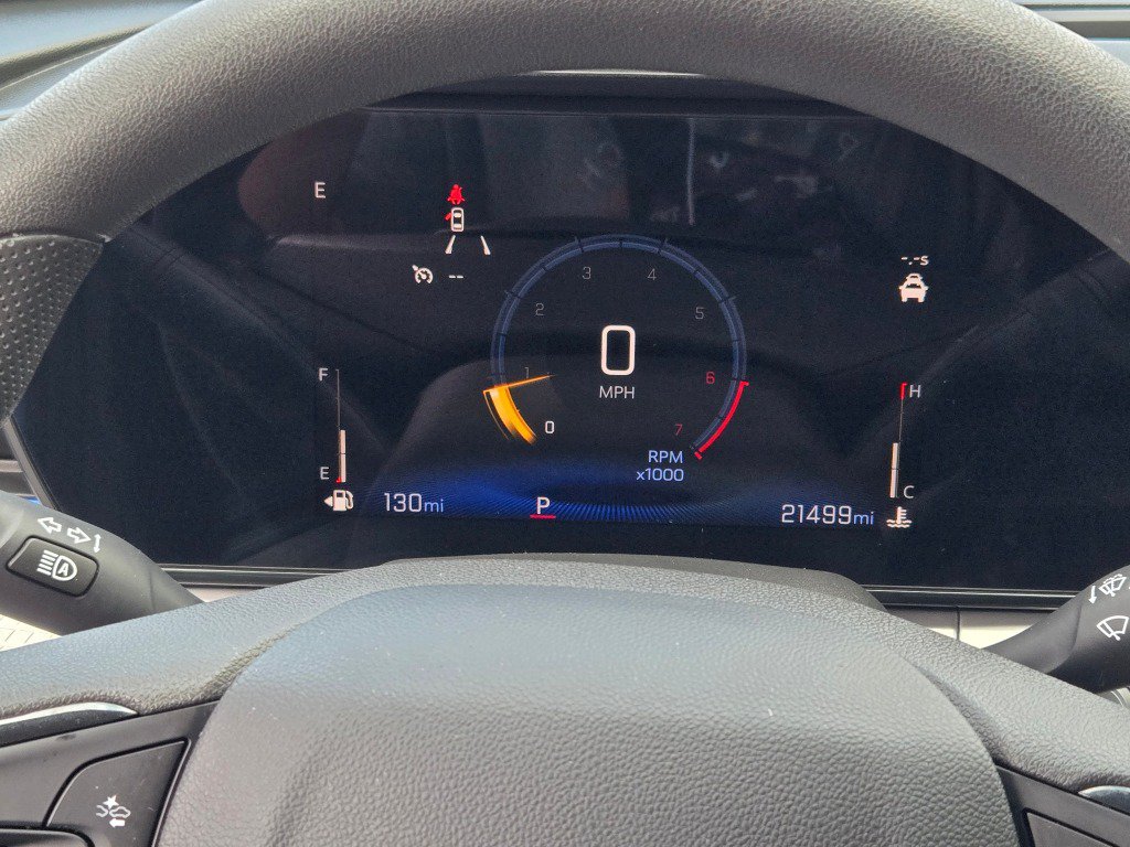 Certified 2025 Chevrolet Trax LT FWD image 31