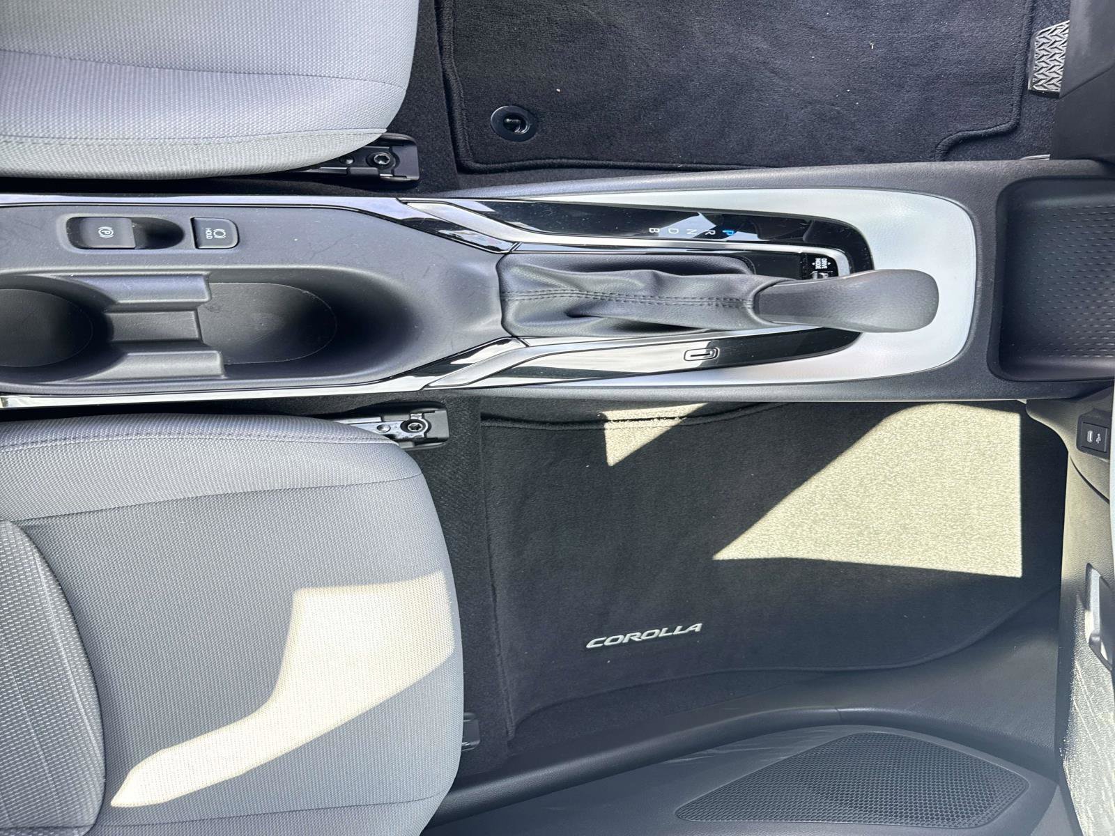 Used 2025 Toyota Corolla SE image 23
