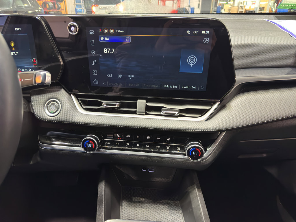 Used 2025 Chevrolet Equinox LT w/ Convenience Package II image 29