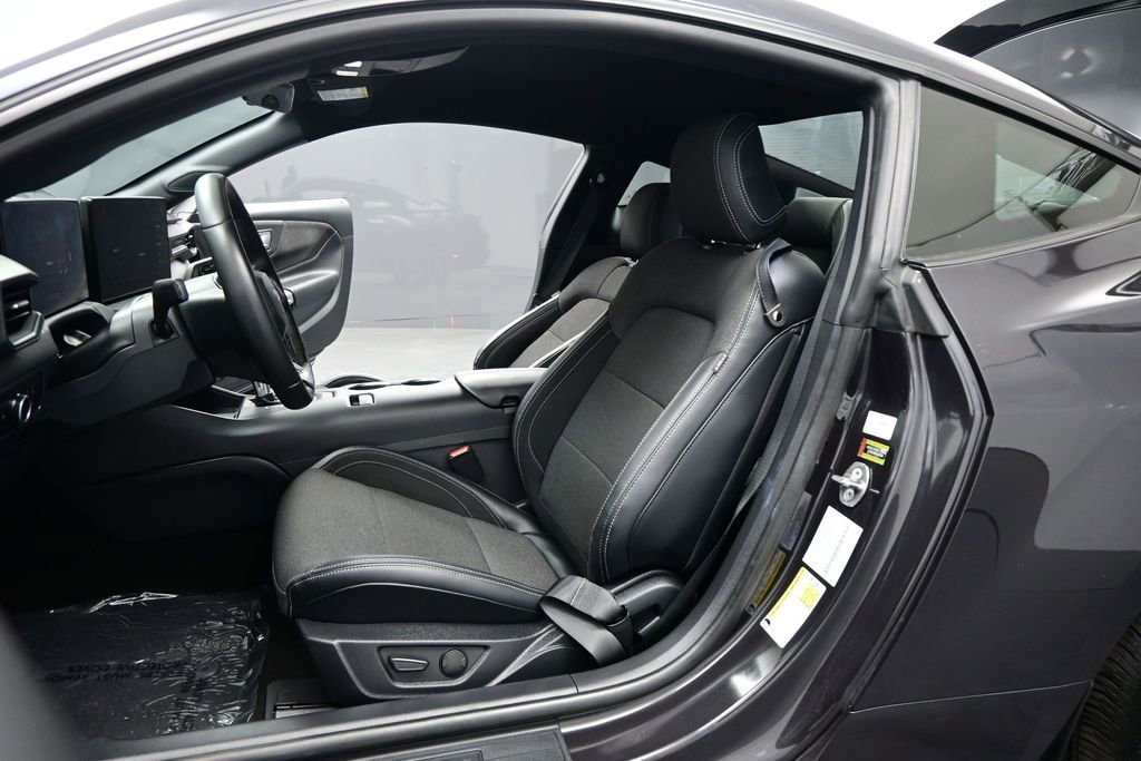 Used 2024 Ford Mustang Coupe RWD image 9