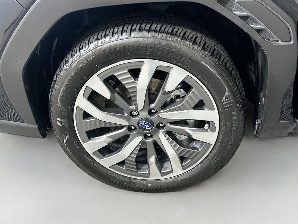 Used 2025 Subaru Forester Touring AWD/4WD image 32