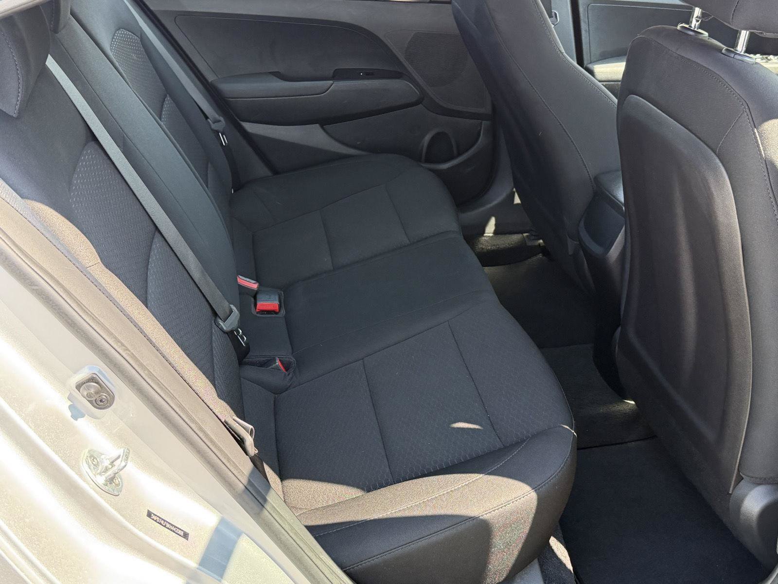 Used 2019 Hyundai Elantra SE w/ Cargo Package FWD image 22