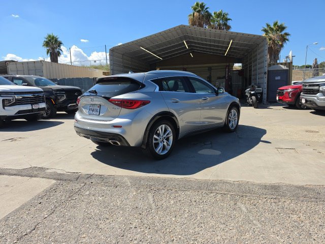 Used 2018 INFINITI QX30 Premium w/ Cargo Package FWD image 3