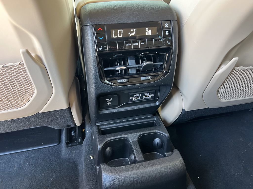 Used 2022 Jeep Grand Cherokee L Limited image 33