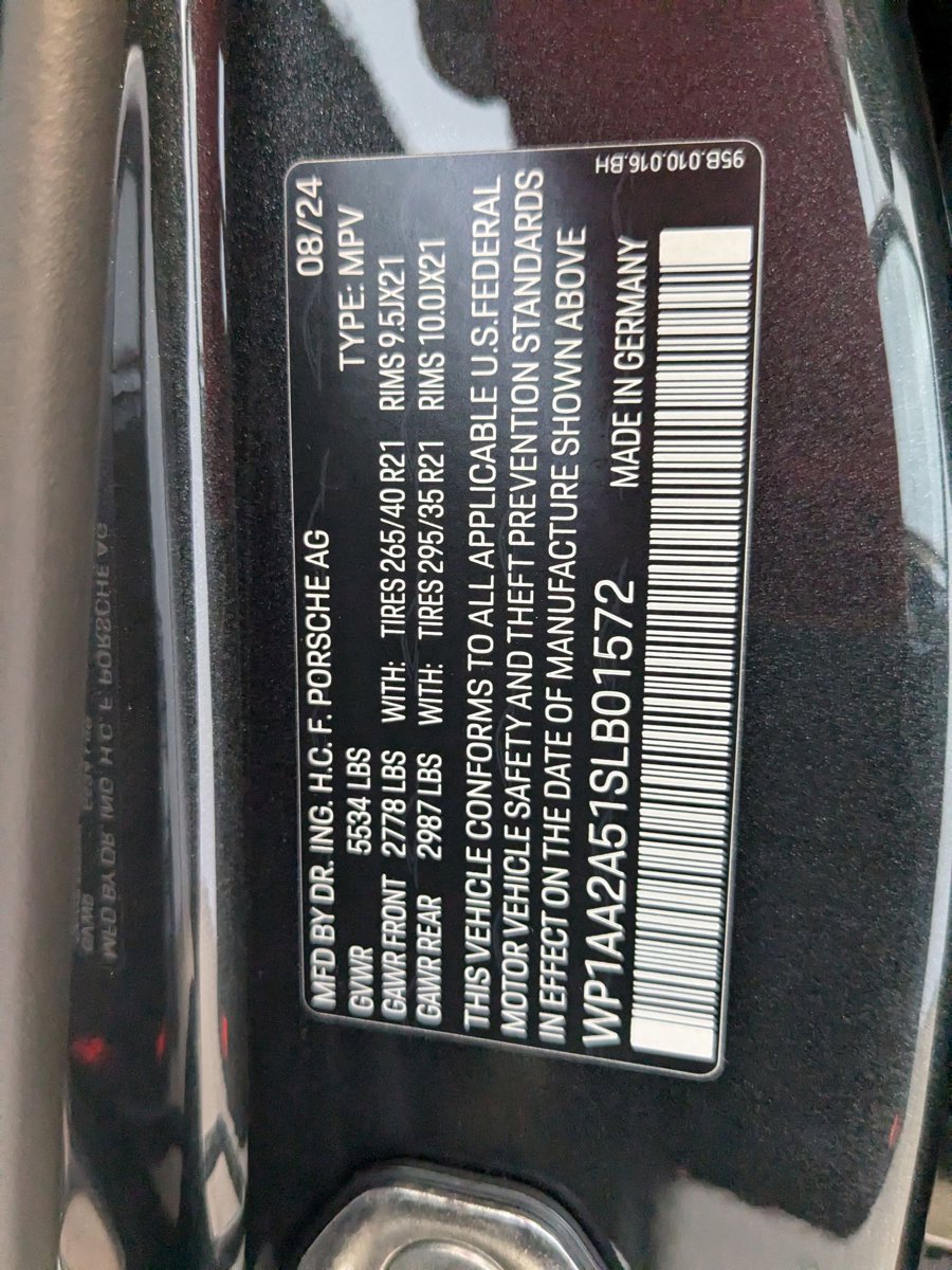 Certified 2025 Porsche Macan image 29