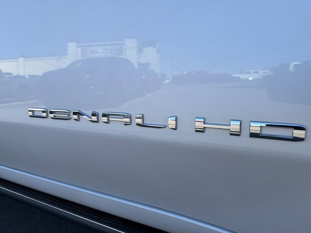 Used 2023 GMC Sierra 3500 Denali w/ Denali Ultimate Package image 47