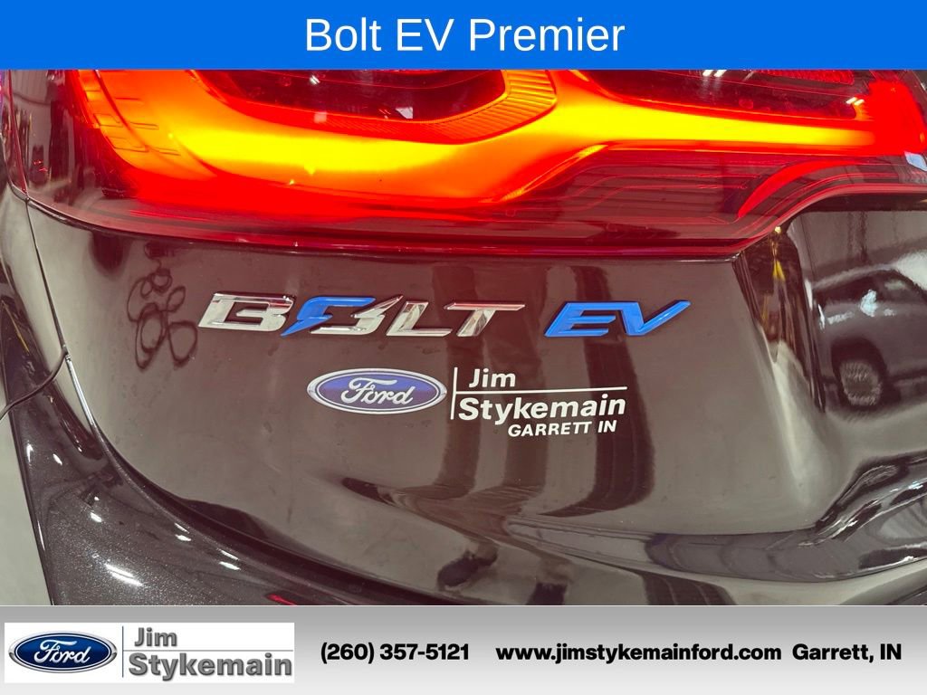 Used 2017 Chevrolet Bolt Premier w/ Driver Confidence II Package FWD image 8