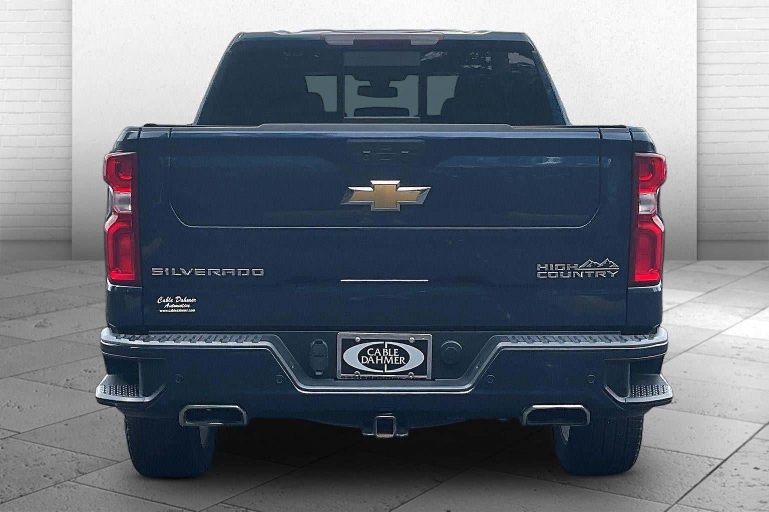 Used 2022 Chevrolet Silverado 1500 High Country w/ Safety Package II AWD/4WD image 3