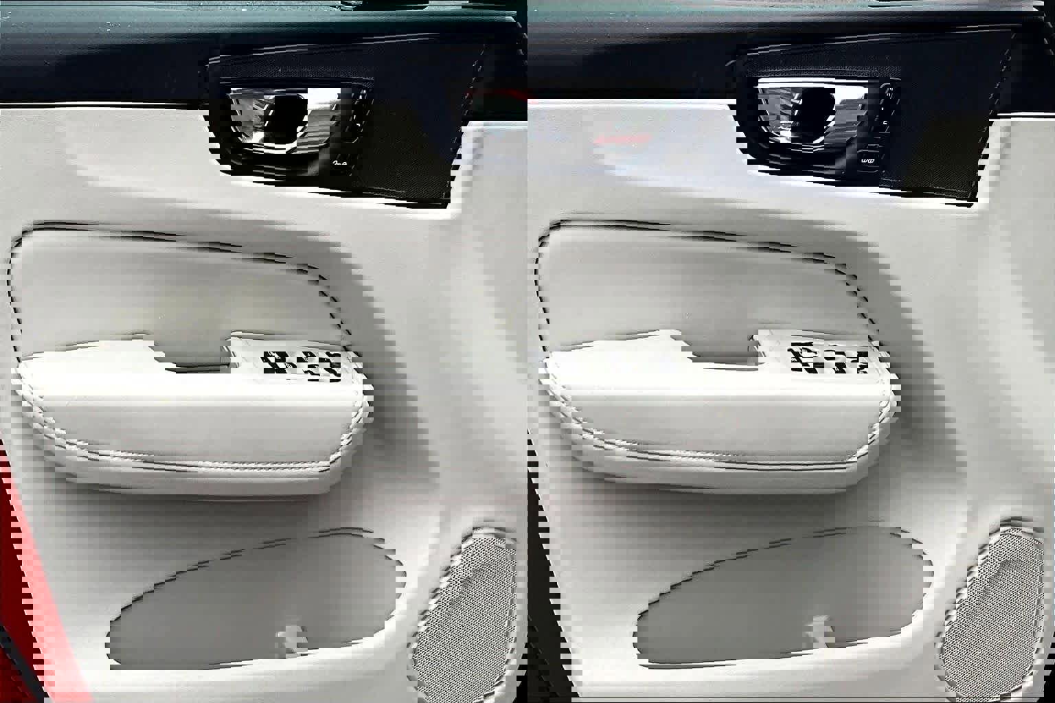 Certified 2023 Volvo XC60 B5 Plus w/ Climate Package image 20