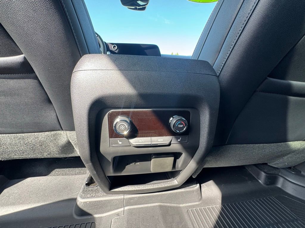 Used 2026 Chevrolet Traverse RS w/ LPO, Floor Liner Package AWD/4WD image 32