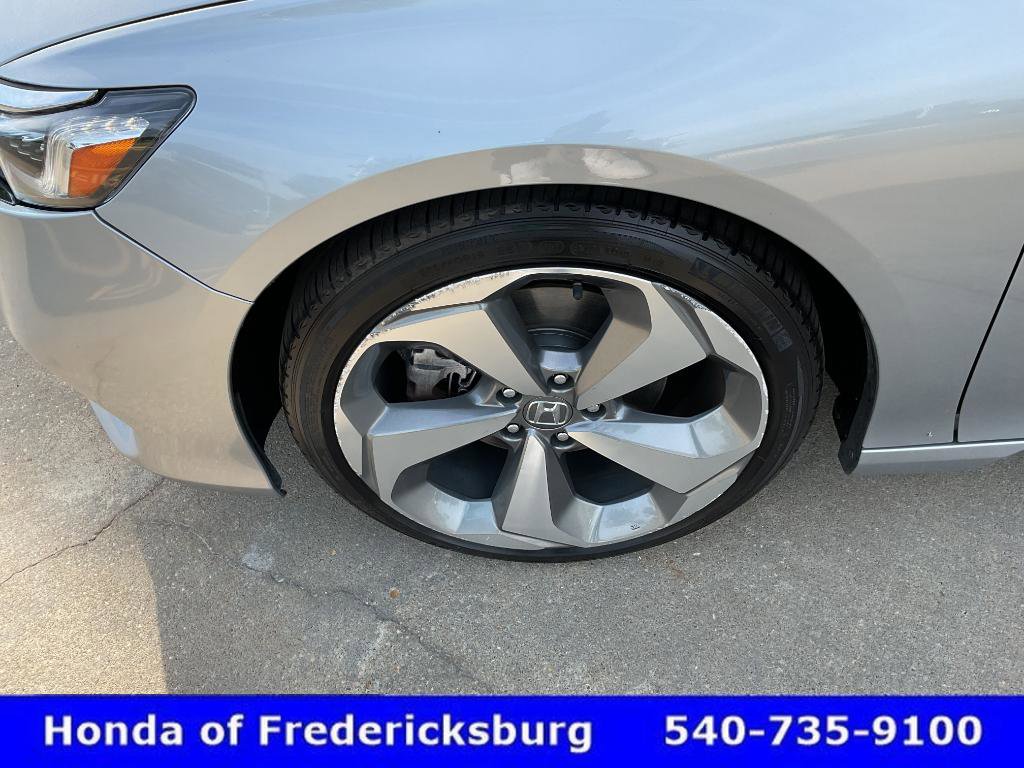 Used 2018 Honda Accord Touring image 10