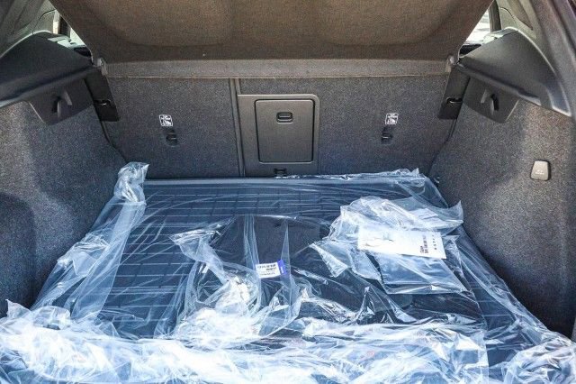 New 2026 Volvo XC40 B5 Ultra w/ Climate Package image 23