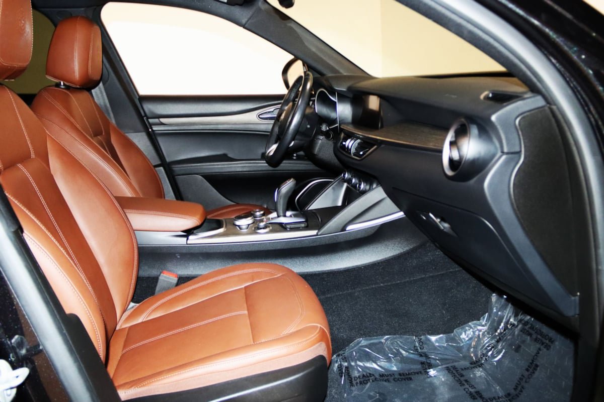 Used 2022 Alfa Romeo Stelvio Ti AWD/4WD image 57