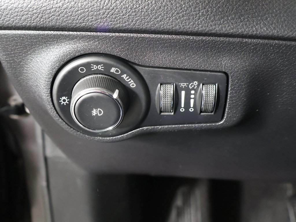 Used 2018 Jeep Compass Latitude w/ Popular Equipment Group image 29