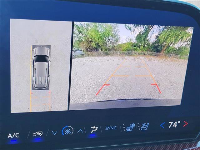 Used 2024 Chevrolet Traverse RS image 10