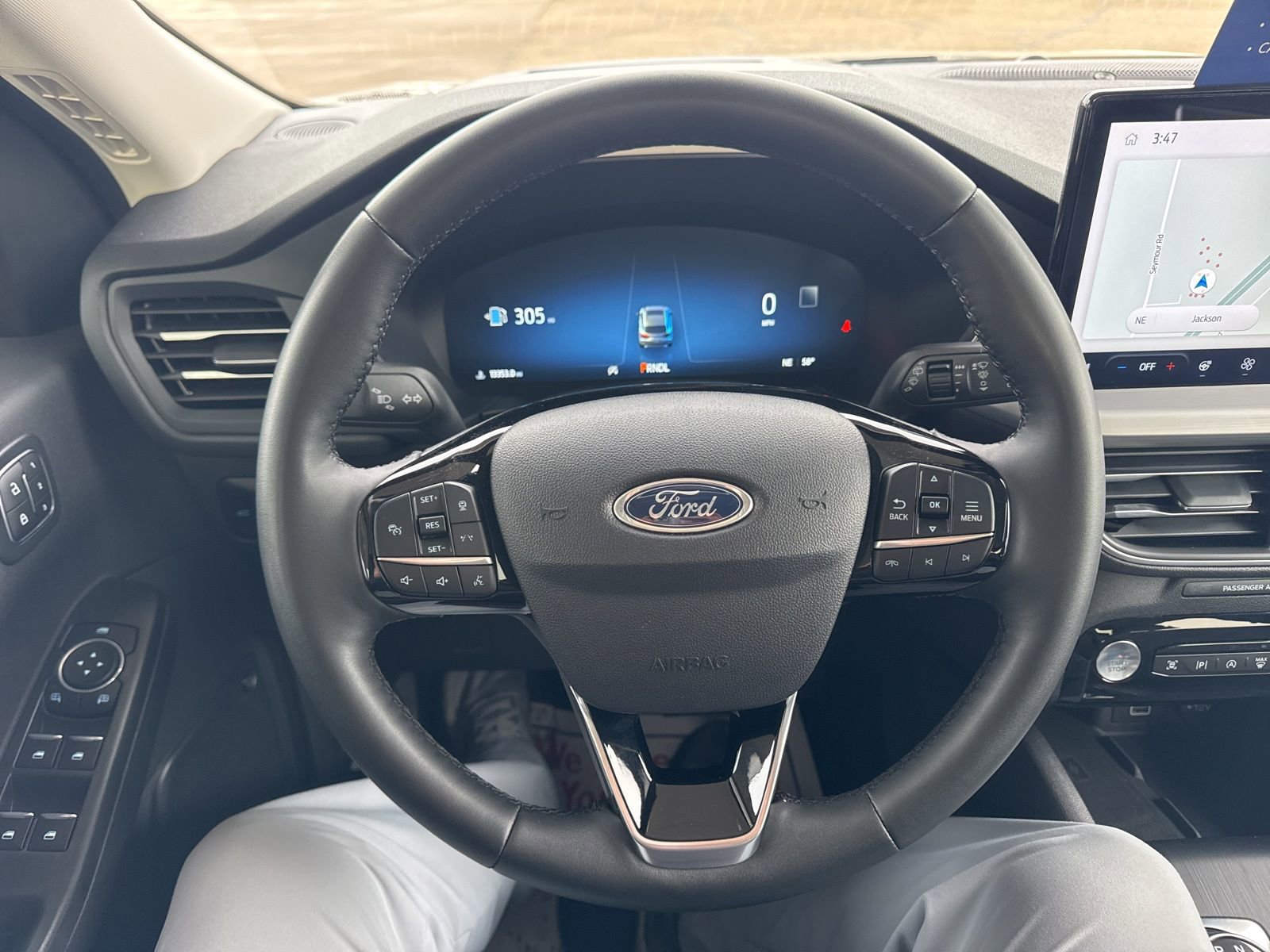 Certified 2024 Ford Escape Platinum w/ Premium Technology Package image 29